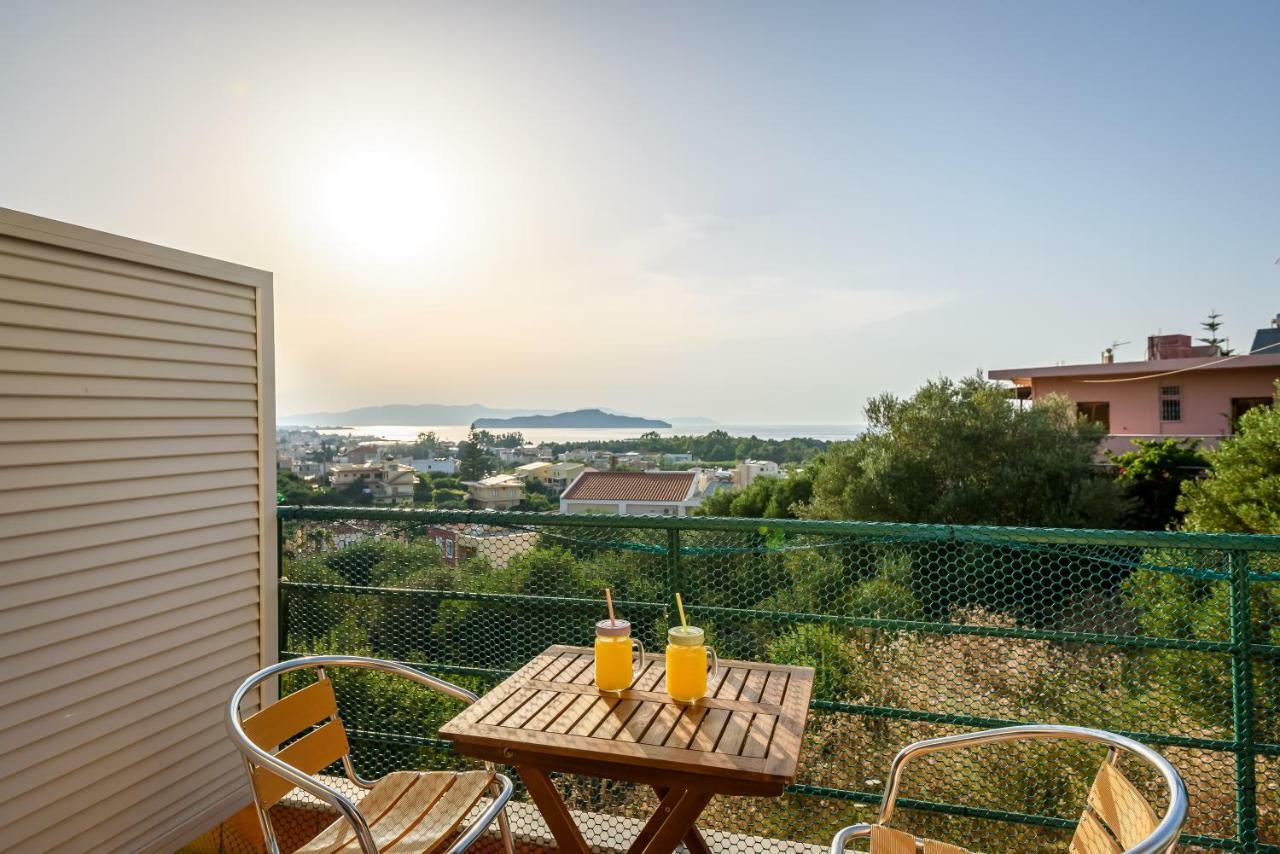 Golden Beach Hill Apartments カト・ダラトソ エクステリア 写真